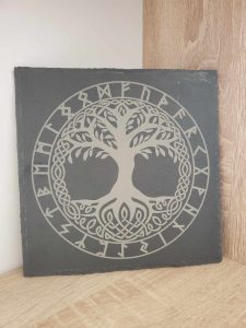 Création artisanale, gravure sur bois, nordique, Yggdrasil