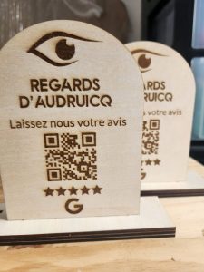 audruicq, totem, avis google, opticien, bois, gravure